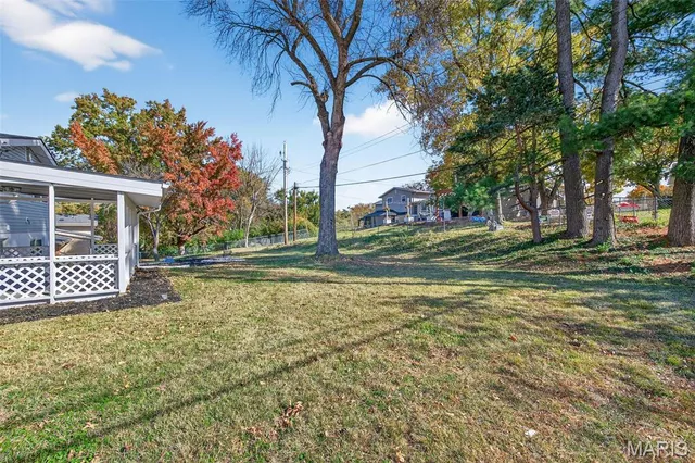 $379,900 | 8 Village Drive, St. Louis, MO 63146