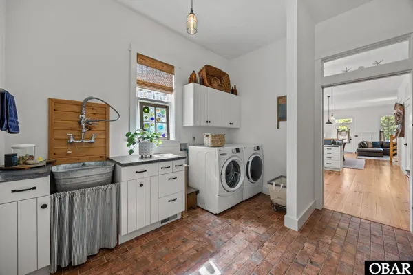 $798,900 | 194 Brakewood Road, Manteo, NC 27954