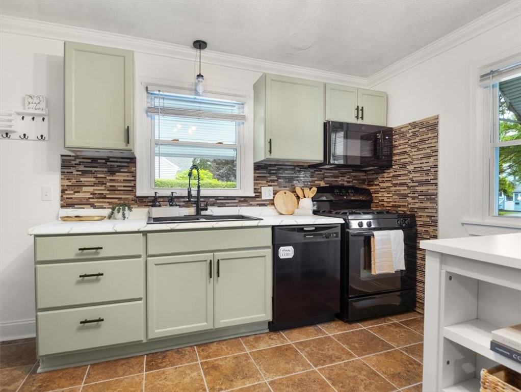 151 Belmont Road Greece, NY 14612 - Photo 9 of 50