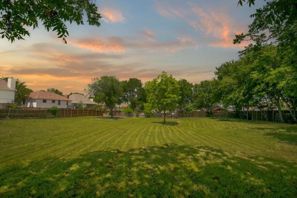 a view of an ocean from a yard