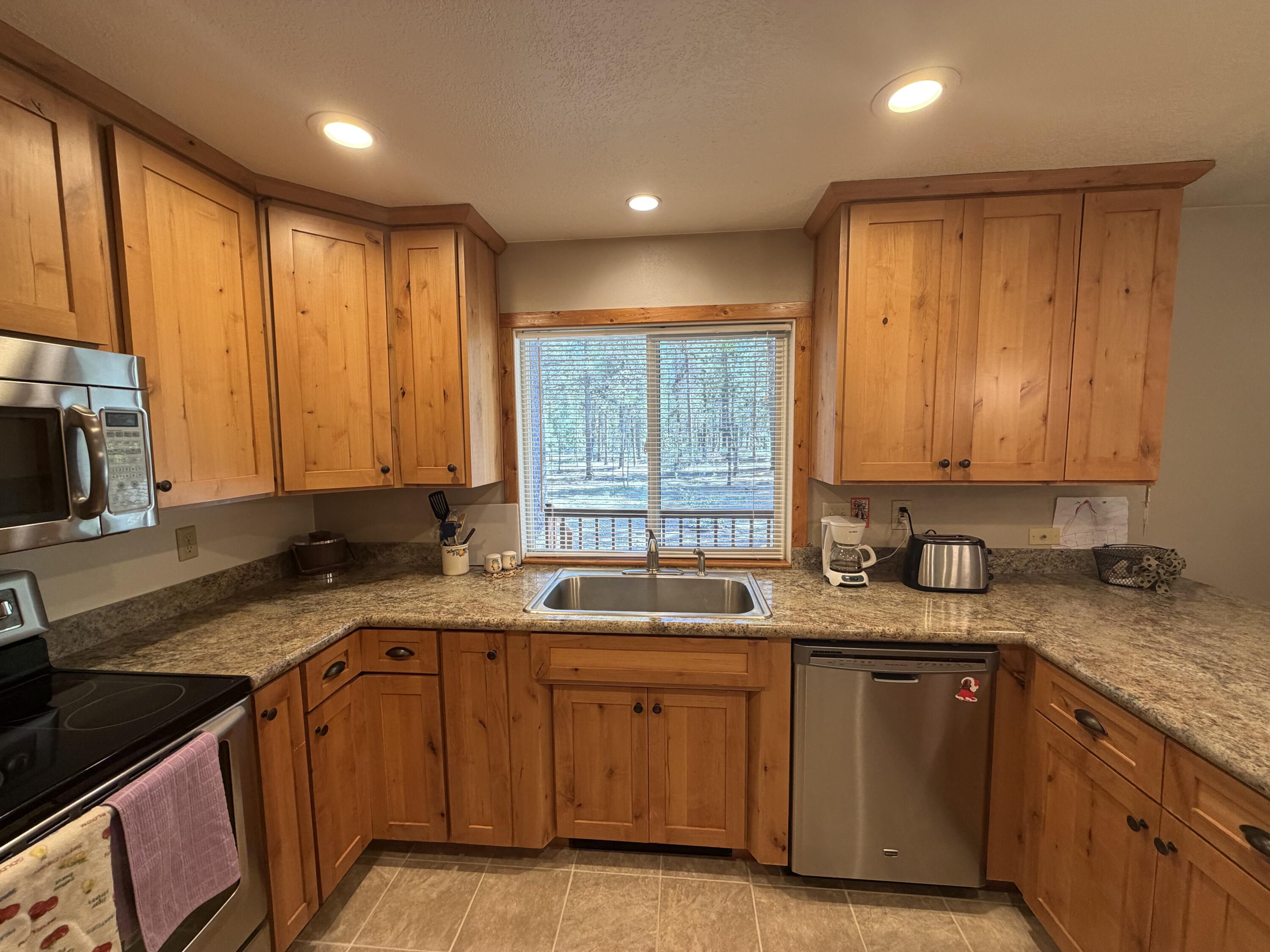 15740 Cornell Road La Pine, OR 97739 - Photo 14 of 54 IMG_2578