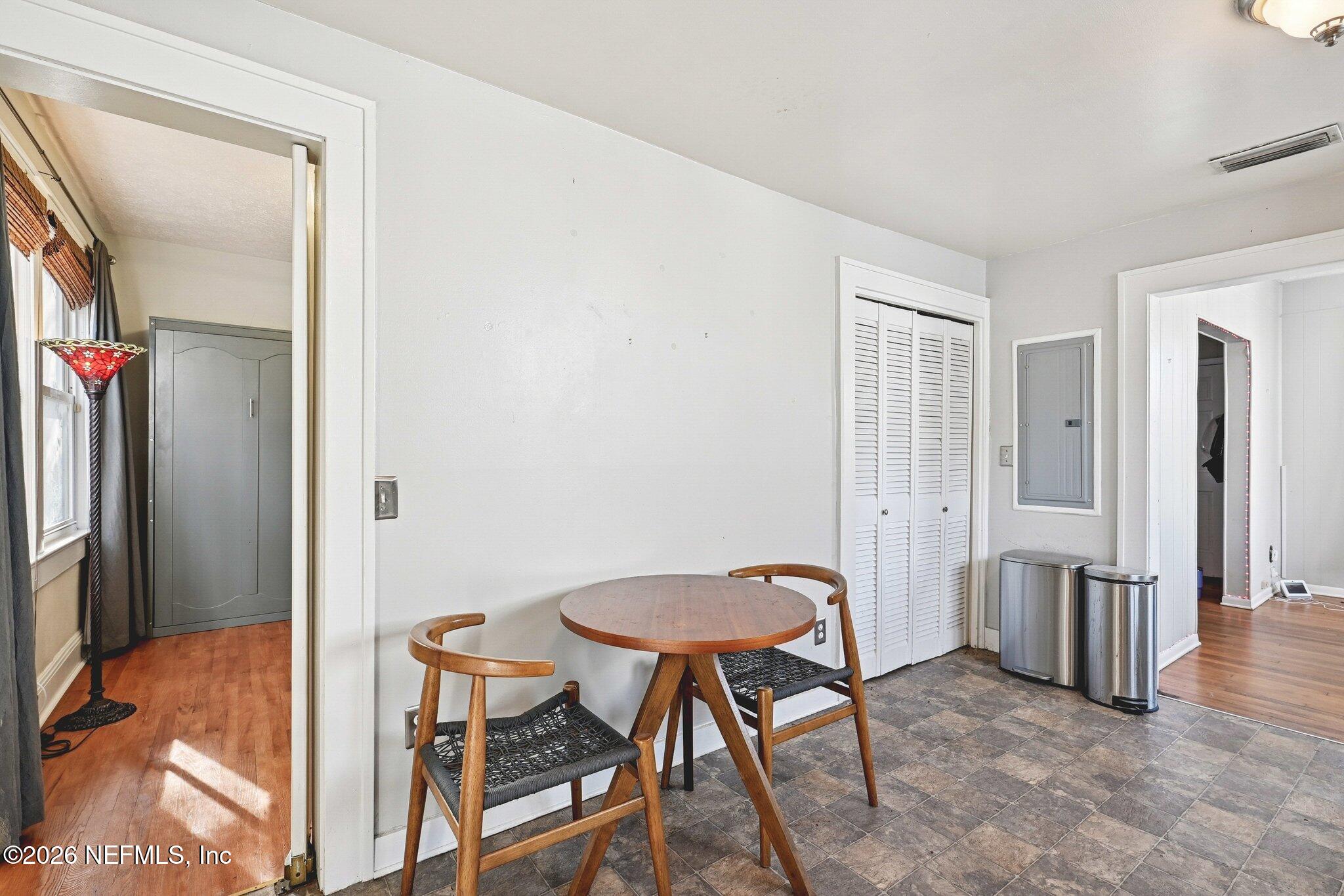 1021 Old Hickory Road Jacksonville, FL 32207 - Photo 17 of 42 a view of a livingroom with furniture and front door