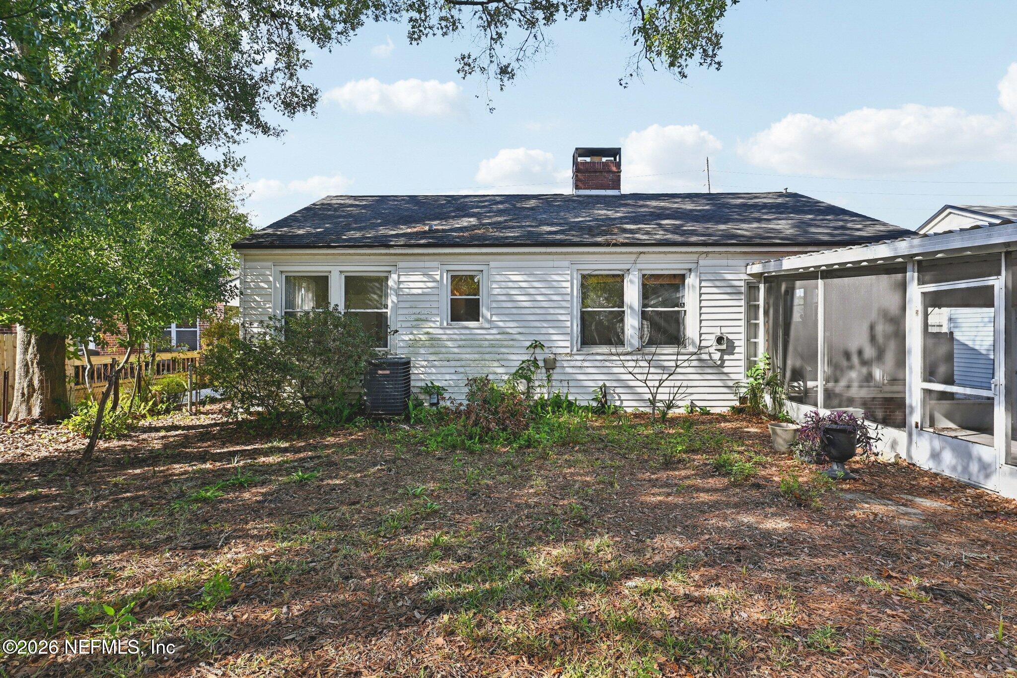 1021 Old Hickory Road Jacksonville, FL 32207 - Photo 35 of 42 a front view of a house with garden