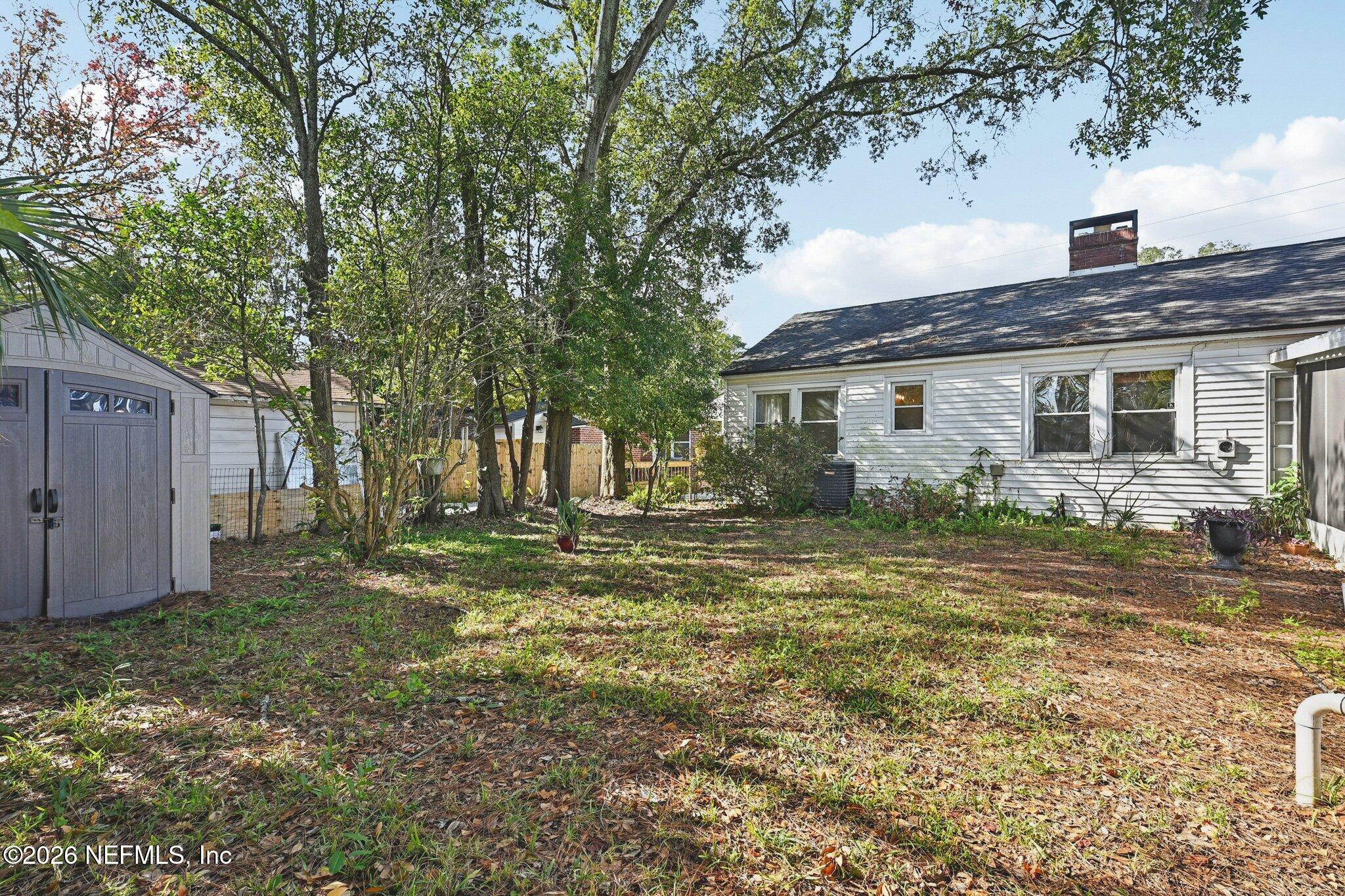 1021 Old Hickory Road Jacksonville, FL 32207 - Photo 37 of 42 a front view of a house with a yard