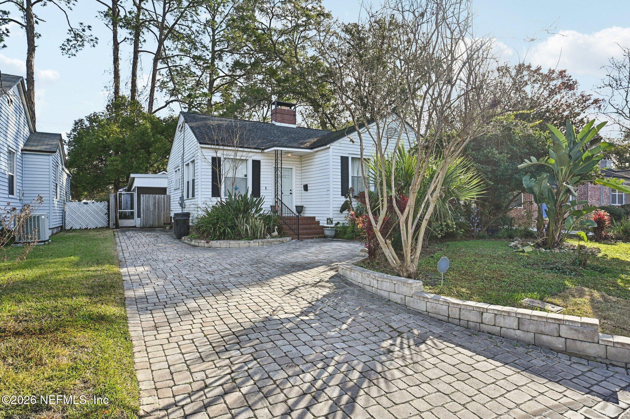 1021 Old Hickory Road Jacksonville, FL 32207 - Photo 39 of 42 a front view of a house with garden