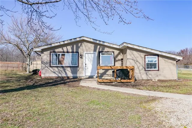 $229,900 | 206 Southwest 1671 Road, Kingsville, MO 64061