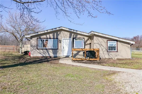 $224,900 | 206 Southwest 1671 Road, Kingsville, MO 64061