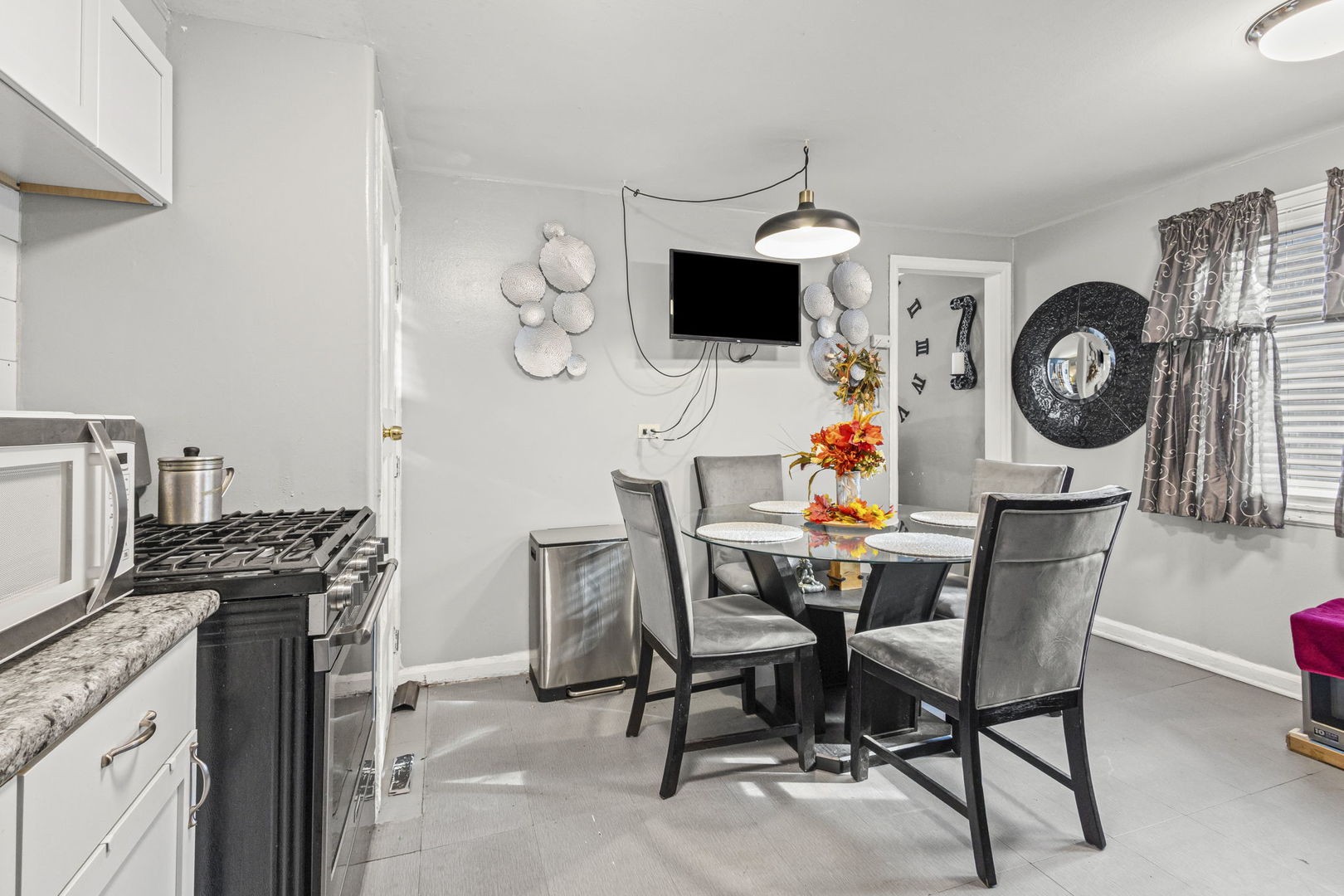 9748 South Merrion Avenue Chicago, IL 60617 - Photo 4 of 14