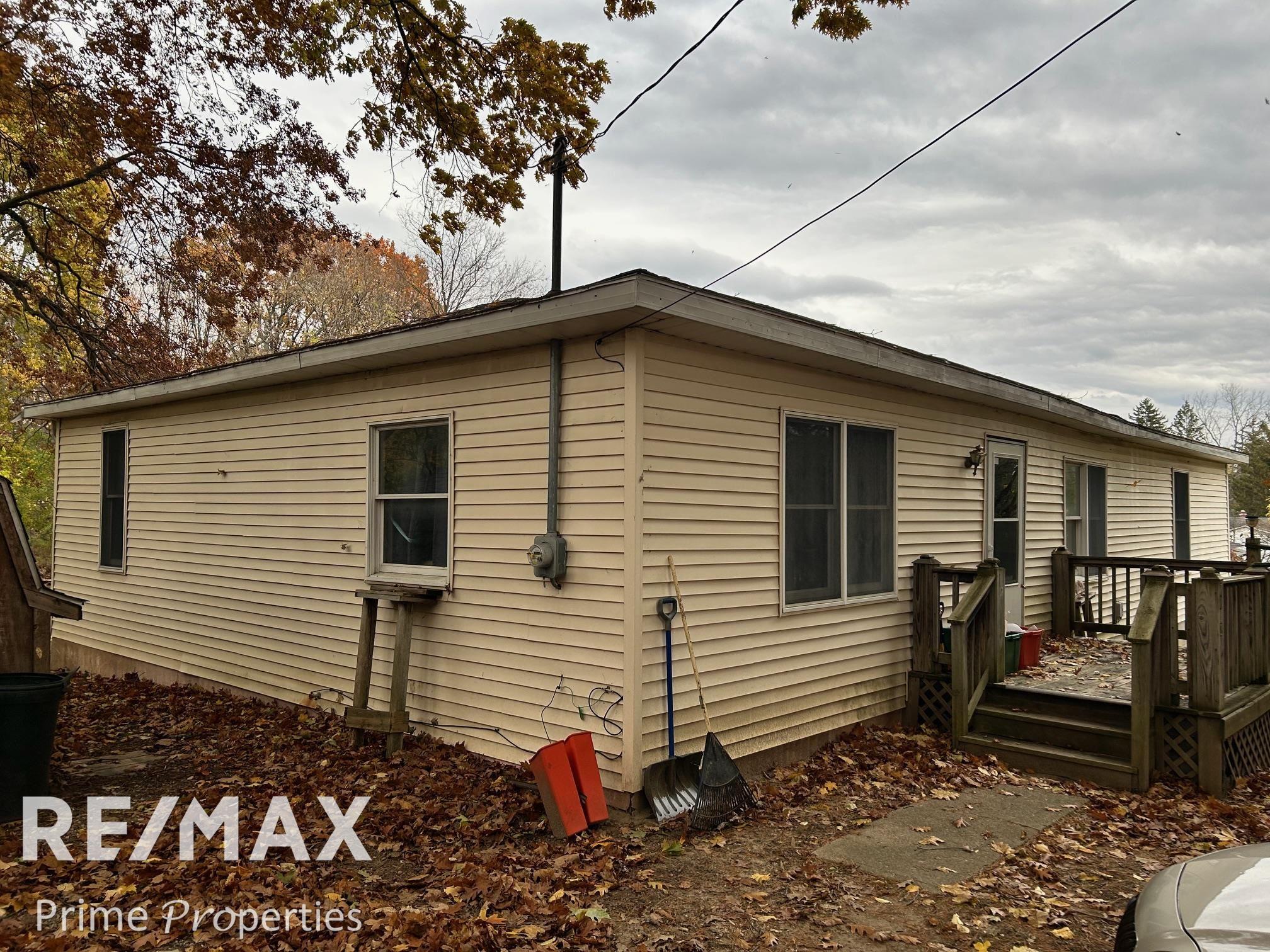 7152 Russell Street Genesee, MI 48437 - Photo 3 of 46