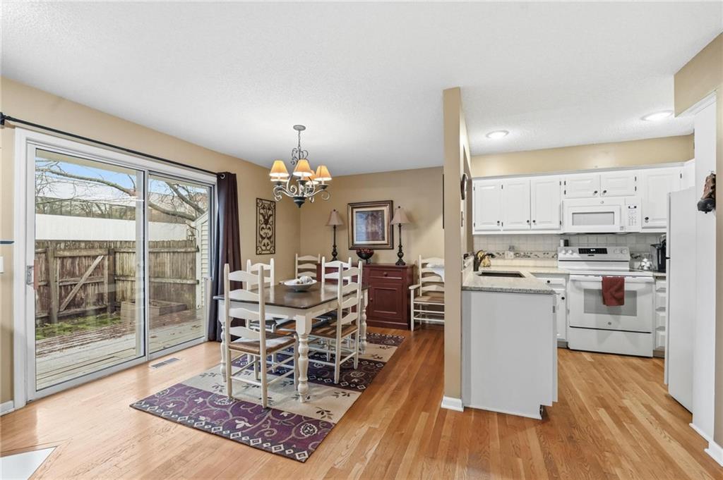 10551 Riley Street Overland Park, KS 66212 - Photo 11 of 44