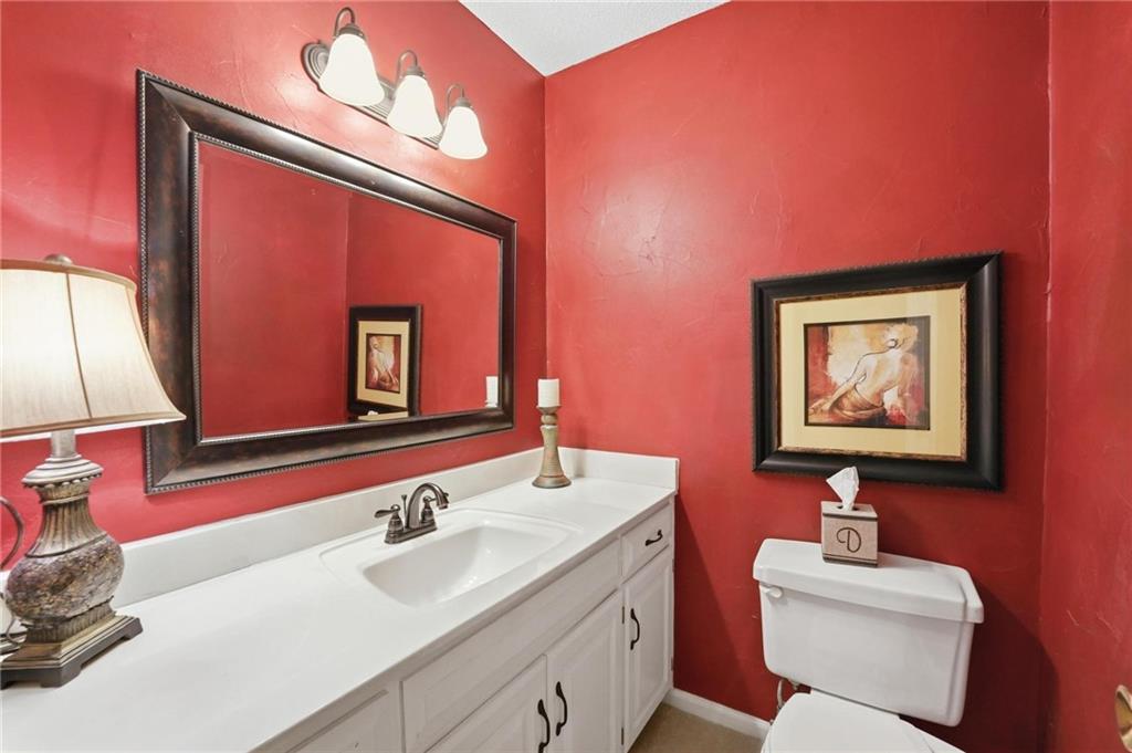 10551 Riley Street Overland Park, KS 66212 - Photo 20 of 44