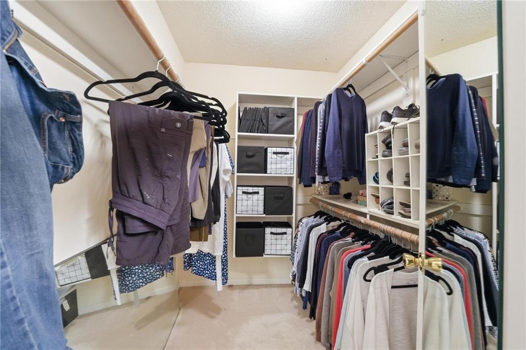 10551 Riley Street Overland Park, KS 66212 - Photo 25 of 44