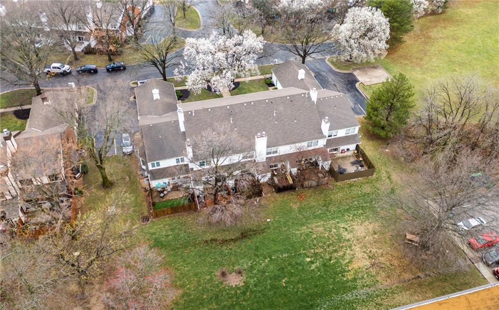 10551 Riley Street Overland Park, KS 66212 - Photo 39 of 44