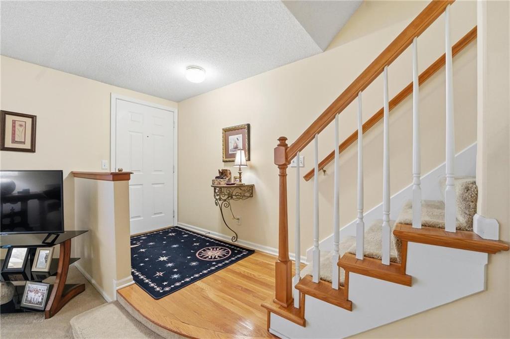 10551 Riley Street Overland Park, KS 66212 - Photo 4 of 44