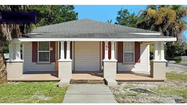 $990 | 900 North Pace Boulevard, Pensacola, FL 32505