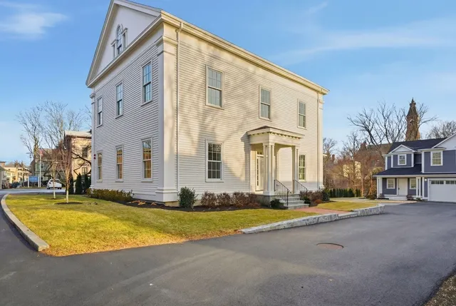 $2,400,000 | 66 Pleasant Street, Unit 2, Marblehead, MA 01945