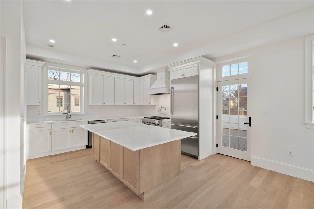 66 Pleasant Street, Unit 2 Marblehead, MA 01945 - Photo 4 of 20