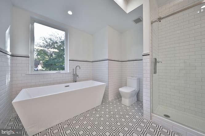 516 Burnham Road Philadelphia, PA 19119 - Photo 15 of 30