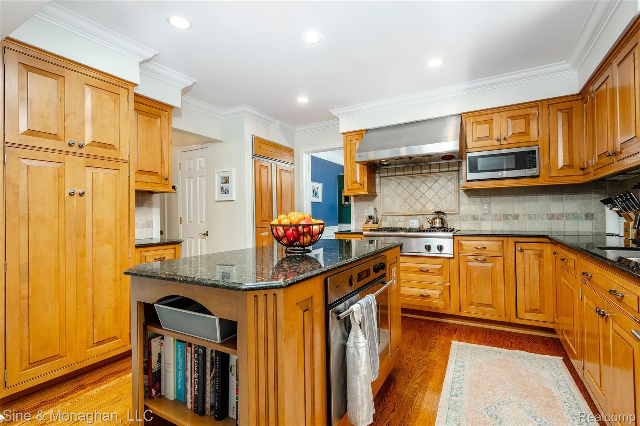 653 Middlesex Road Grosse Pointe, MI 48230 - Photo 13 of 54 653 Middlesex S036.jpg