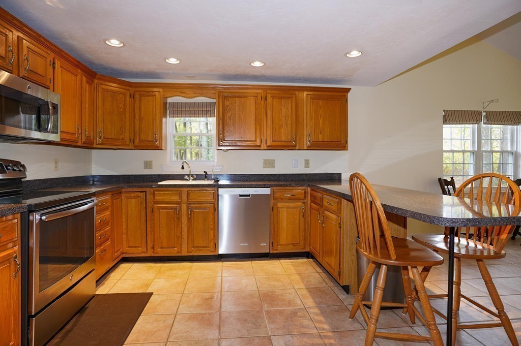 705 Ridgefield Circle, Unit A Clinton, MA 01510 - Photo 2 of 20 Gallery Image 2