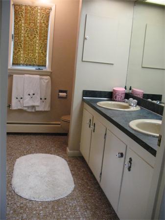 84 Barry Road Worcester, MA 01609 - Photo 18 of 24 Gallery Image 18