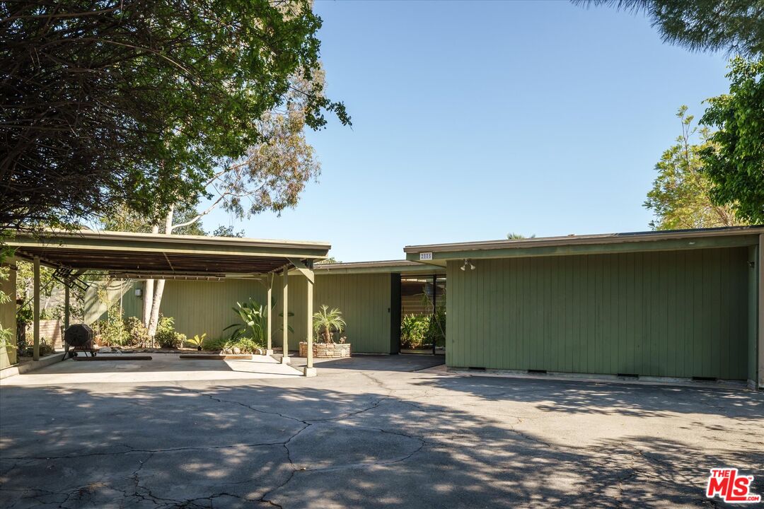 2885 Edgewick Road Glendale, CA 91206 - Photo 1 of 13