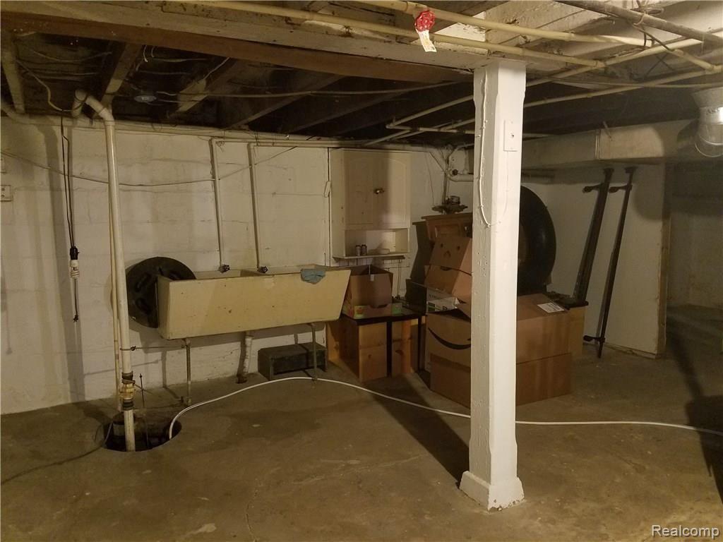 3620 Ravenswood Road Port Huron, MI 48060 - Photo 19 of 23 20180312_175313.jpg