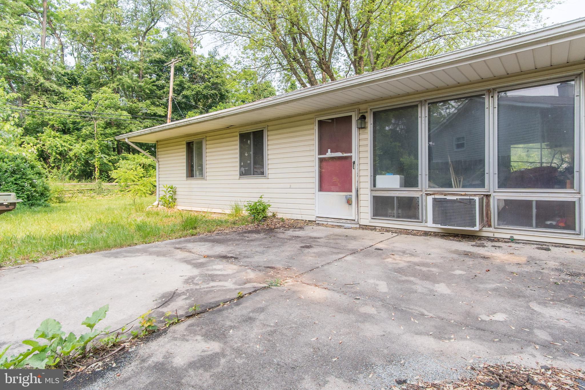 1131 Outer Drive Hagerstown, MD 21742 - Photo 7 of 9