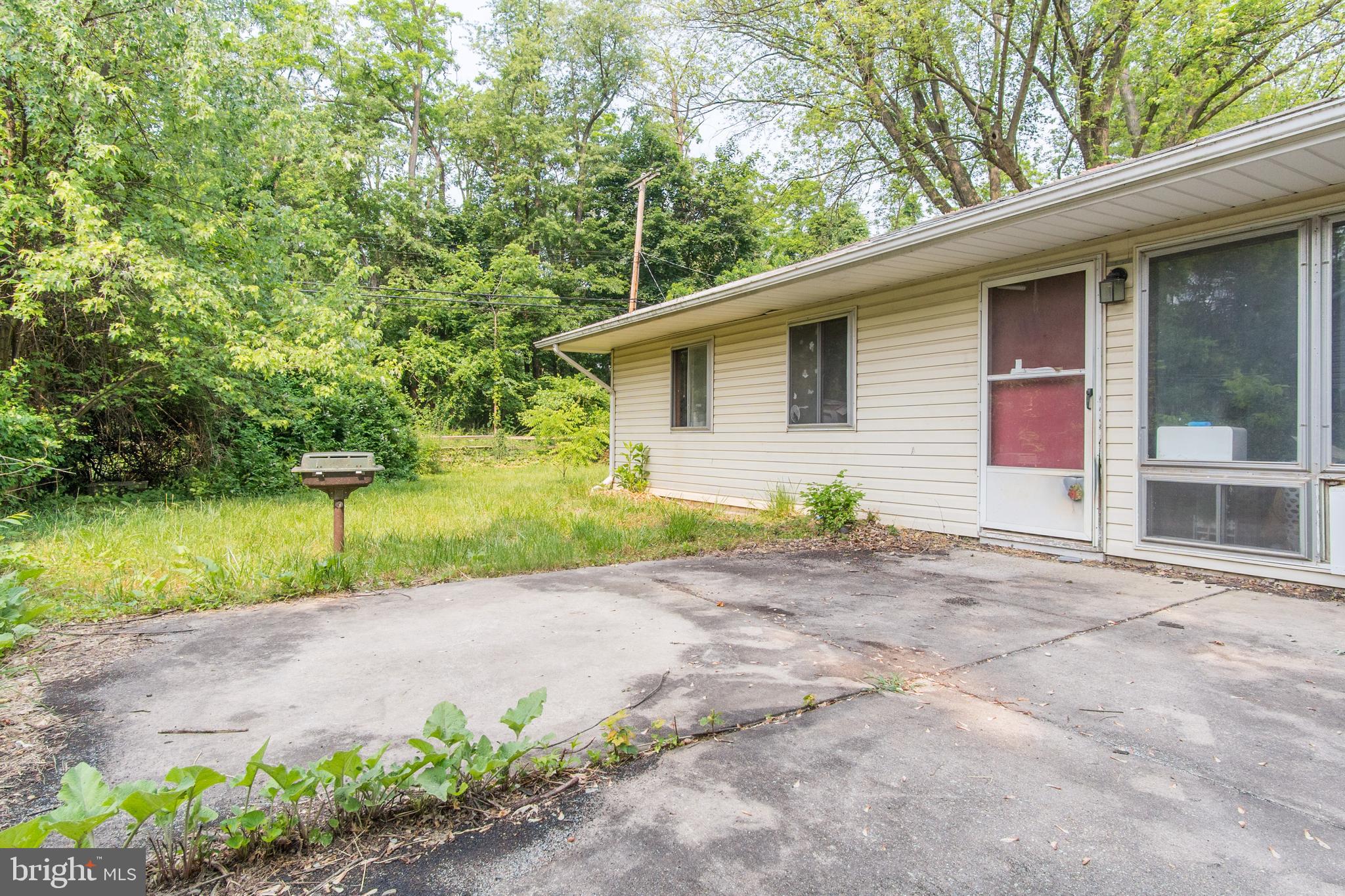 1131 Outer Drive Hagerstown, MD 21742 - Photo 8 of 9