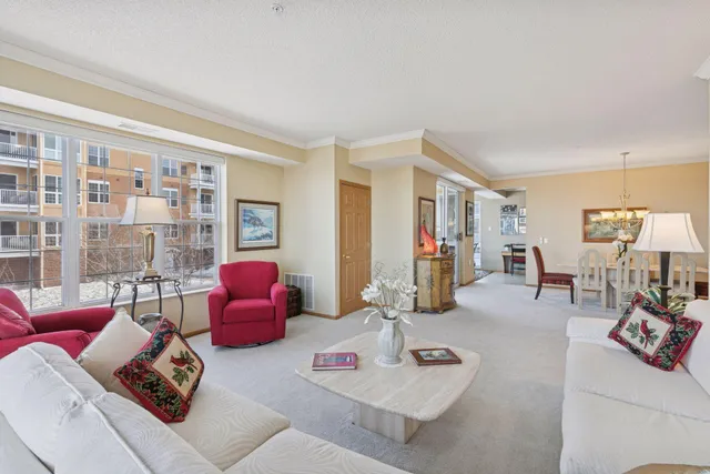 $365,000 | 600 Greenhaven Drive, Unit 110, Burnsville, MN 55306