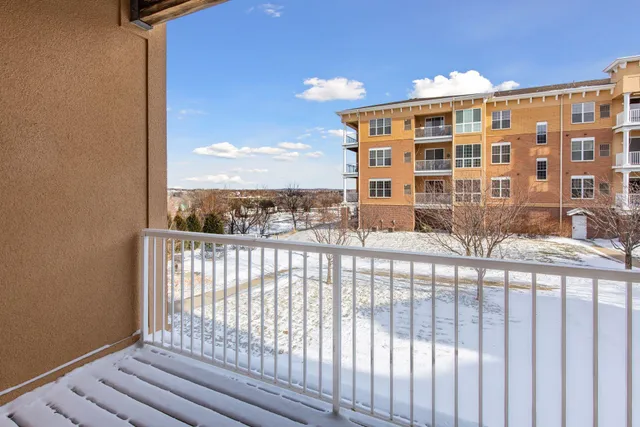 $365,000 | 600 Greenhaven Drive, Unit 110, Burnsville, MN 55306