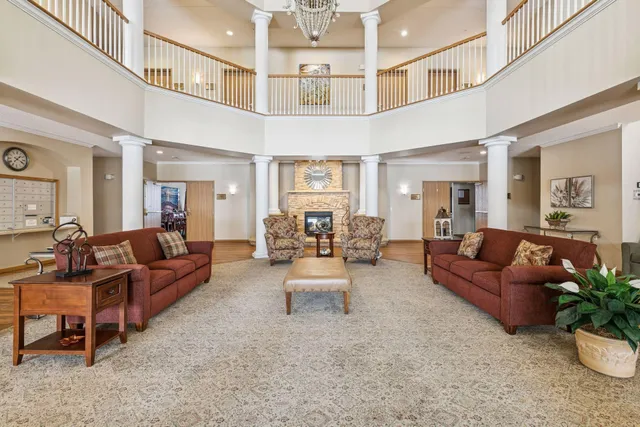 $365,000 | 600 Greenhaven Drive, Unit 110, Burnsville, MN 55306