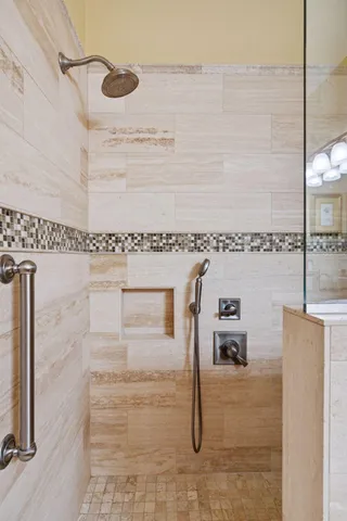 $365,000 | 600 Greenhaven Drive, Unit 110, Burnsville, MN 55306