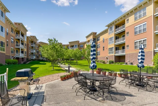 $365,000 | 600 Greenhaven Drive, Unit 110, Burnsville, MN 55306