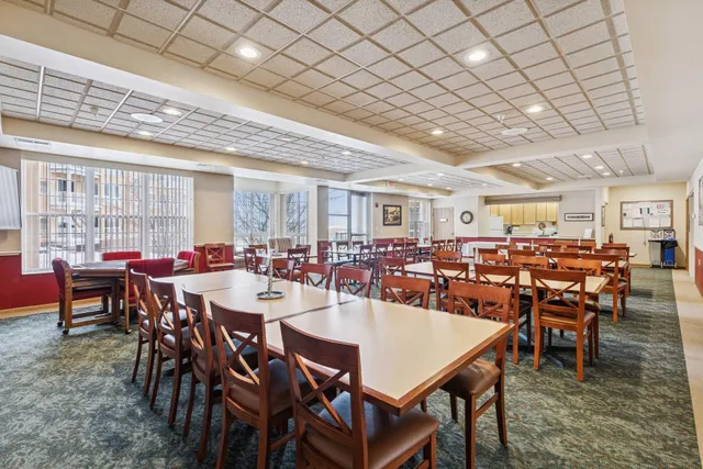 $365,000 | 600 Greenhaven Drive, Unit 110, Burnsville, MN 55306