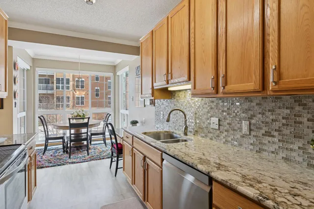 $365,000 | 600 Greenhaven Drive, Unit 110, Burnsville, MN 55306