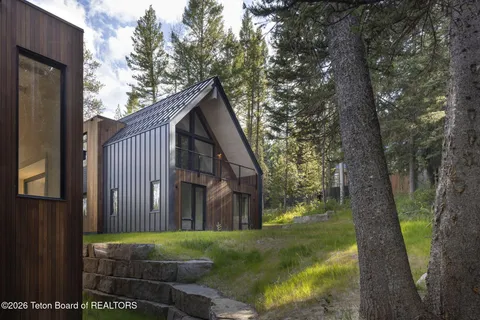 $6,725,000 | 6635 Highway 22, Wilson, WY 83014