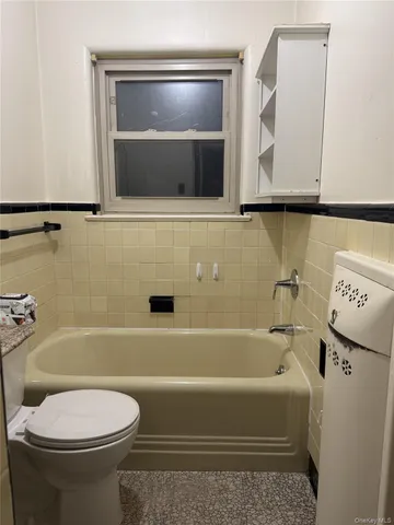 $2,900 | 40-17 194th Street, Unit 1R | Auburndale