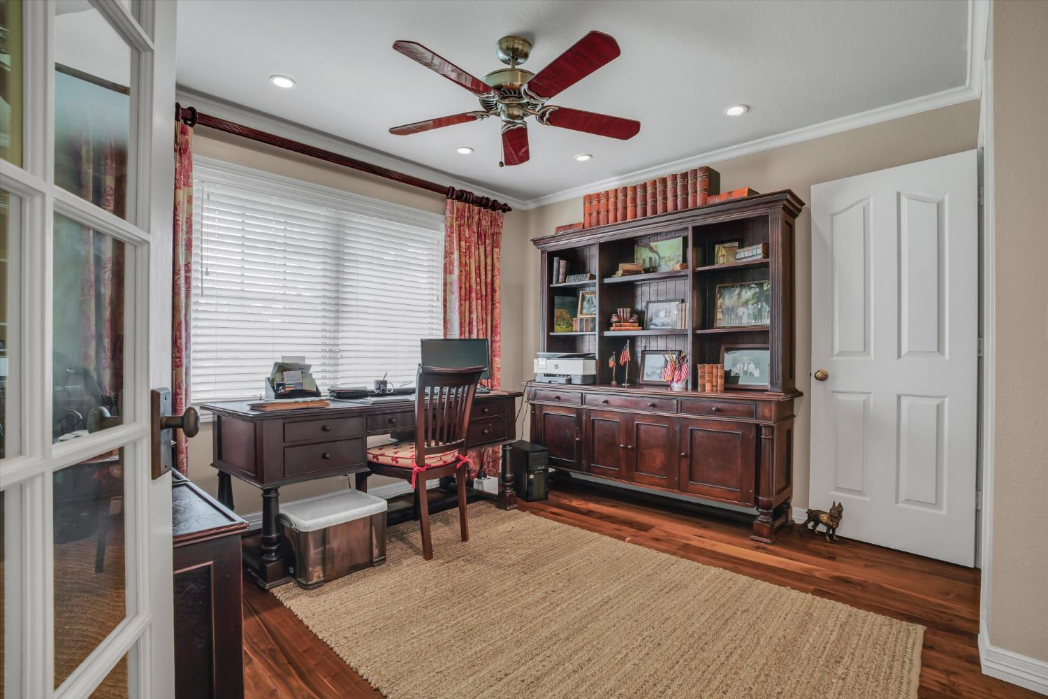 17230 Franscella Lane Ripon, CA 95366 - Photo 22 of 50 a work room with furniture and window