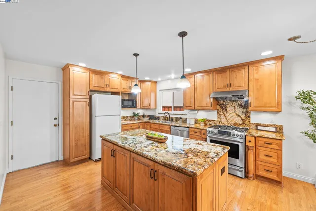 $1,299,000 | 5550 San Juan Way, Pleasanton, CA 94566