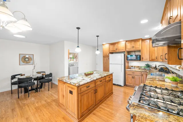 $1,299,000 | 5550 San Juan Way, Pleasanton, CA 94566