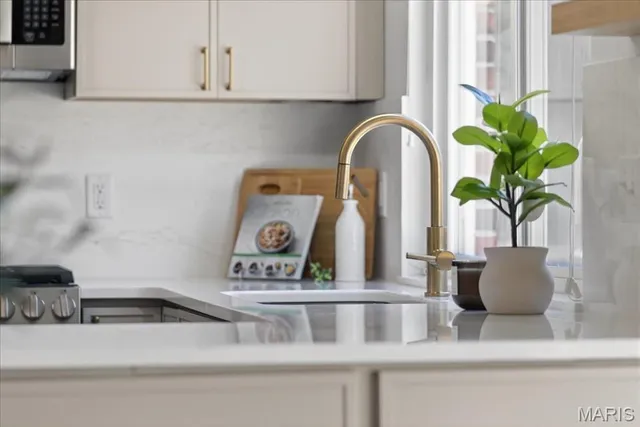 $495,000 | 1061 Summer Tree Drive, Ballwin, MO 63011