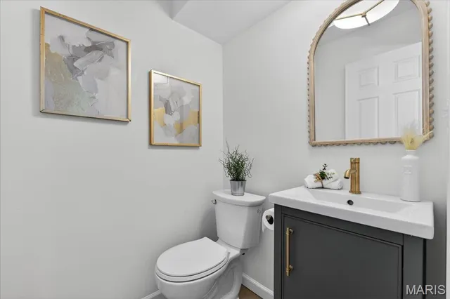 $495,000 | 1061 Summer Tree Drive, Ballwin, MO 63011