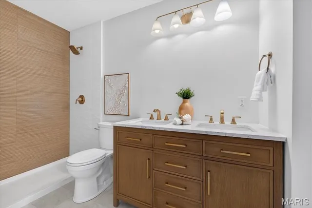 $495,000 | 1061 Summer Tree Drive, Ballwin, MO 63011