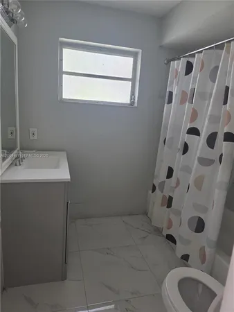 $1,750 | 8398 West 14th Avenue, Unit A, Hialeah, FL 33014