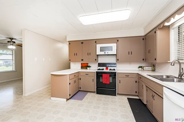 $180,000 | 12463 Faucheux Road, Gonzales, LA 70737