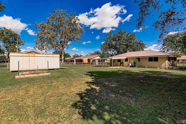 $180,000 | 12463 Faucheux Road, Gonzales, LA 70737