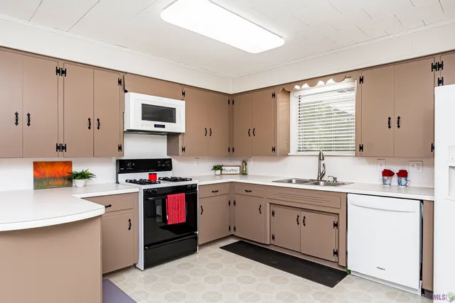 $180,000 | 12463 Faucheux Road, Gonzales, LA 70737