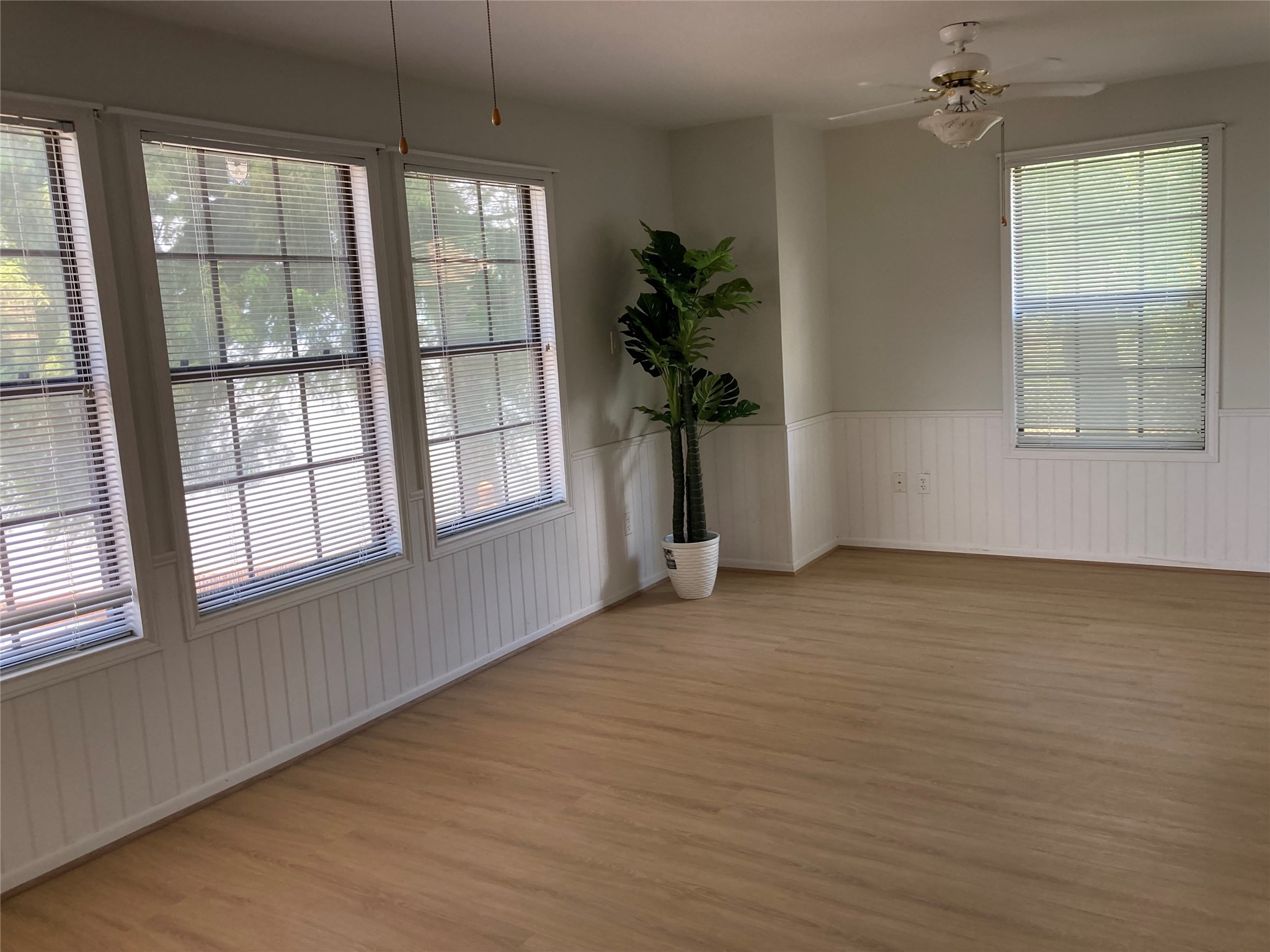 554 Harbor Drive Onalaska, TX 77360 - Photo 15 of 32 a view of an empty room with a window