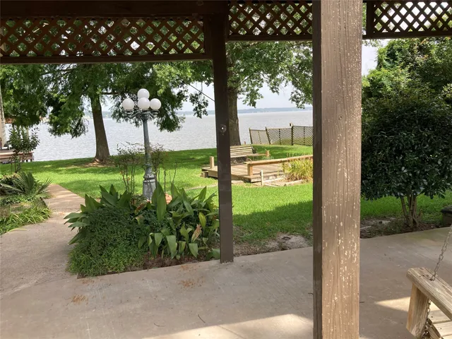$2,750 | 554 Harbor Drive, Onalaska, TX 77360